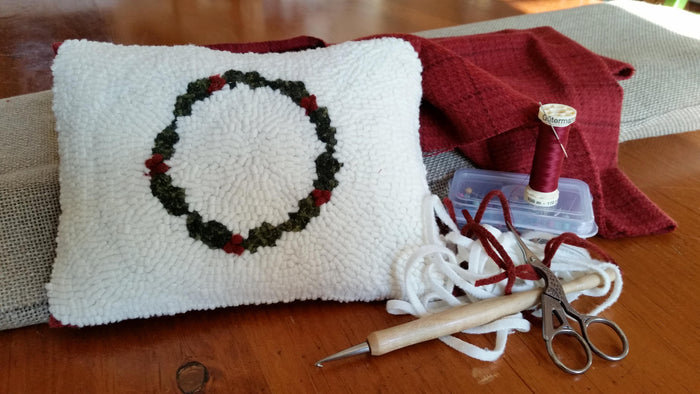 Holiday Wreath - 6" x 8" Rug Hooking Kit